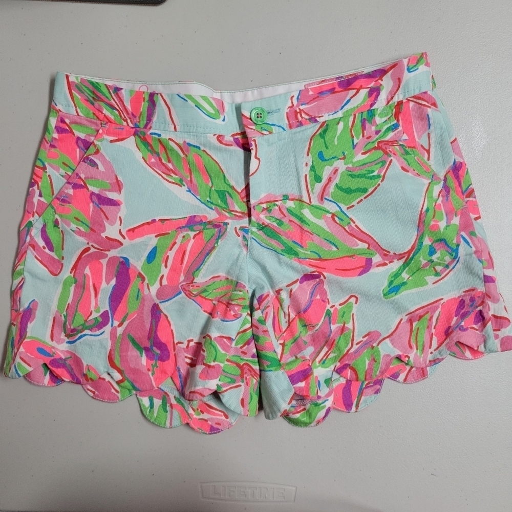 Lilly Pulitzer In The Vias Buttercup Scalloped Shorts Size 4. - Picture 4 of 14
